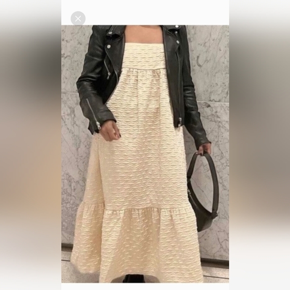 Kika Vargas Dresses & Skirts - Kika Vargas Cream Midi Dress